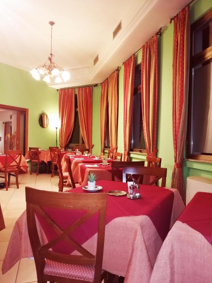 Hotel Azzurra Салсомаджоре Терме Екстериор снимка