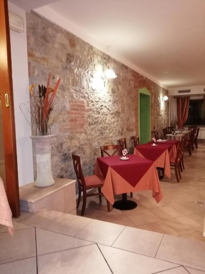 Hotel Azzurra Салсомаджоре Терме Екстериор снимка