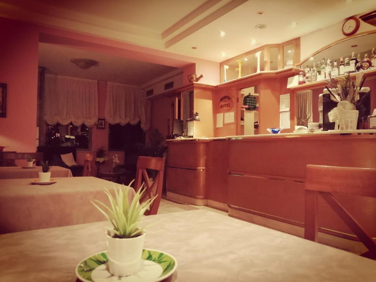Hotel Azzurra Салсомаджоре Терме Екстериор снимка