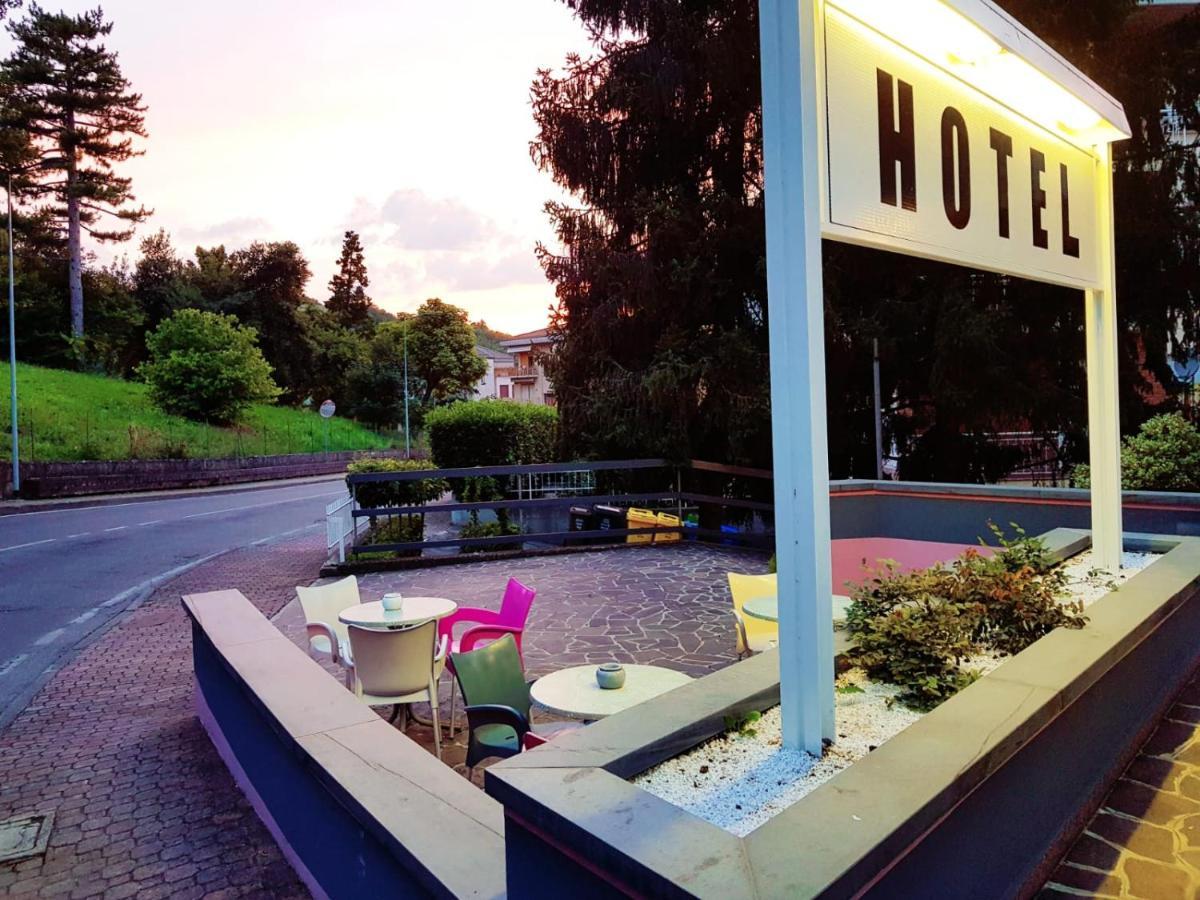 Hotel Azzurra Салсомаджоре Терме Екстериор снимка