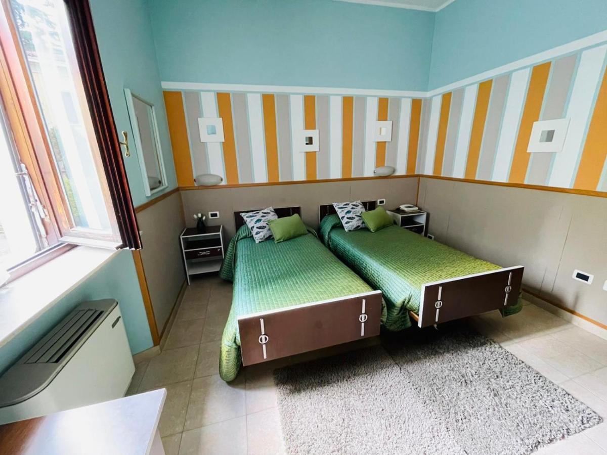 Hotel Azzurra Салсомаджоре Терме Екстериор снимка