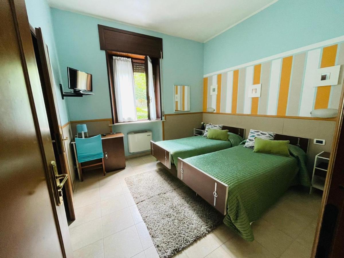 Hotel Azzurra Салсомаджоре Терме Екстериор снимка