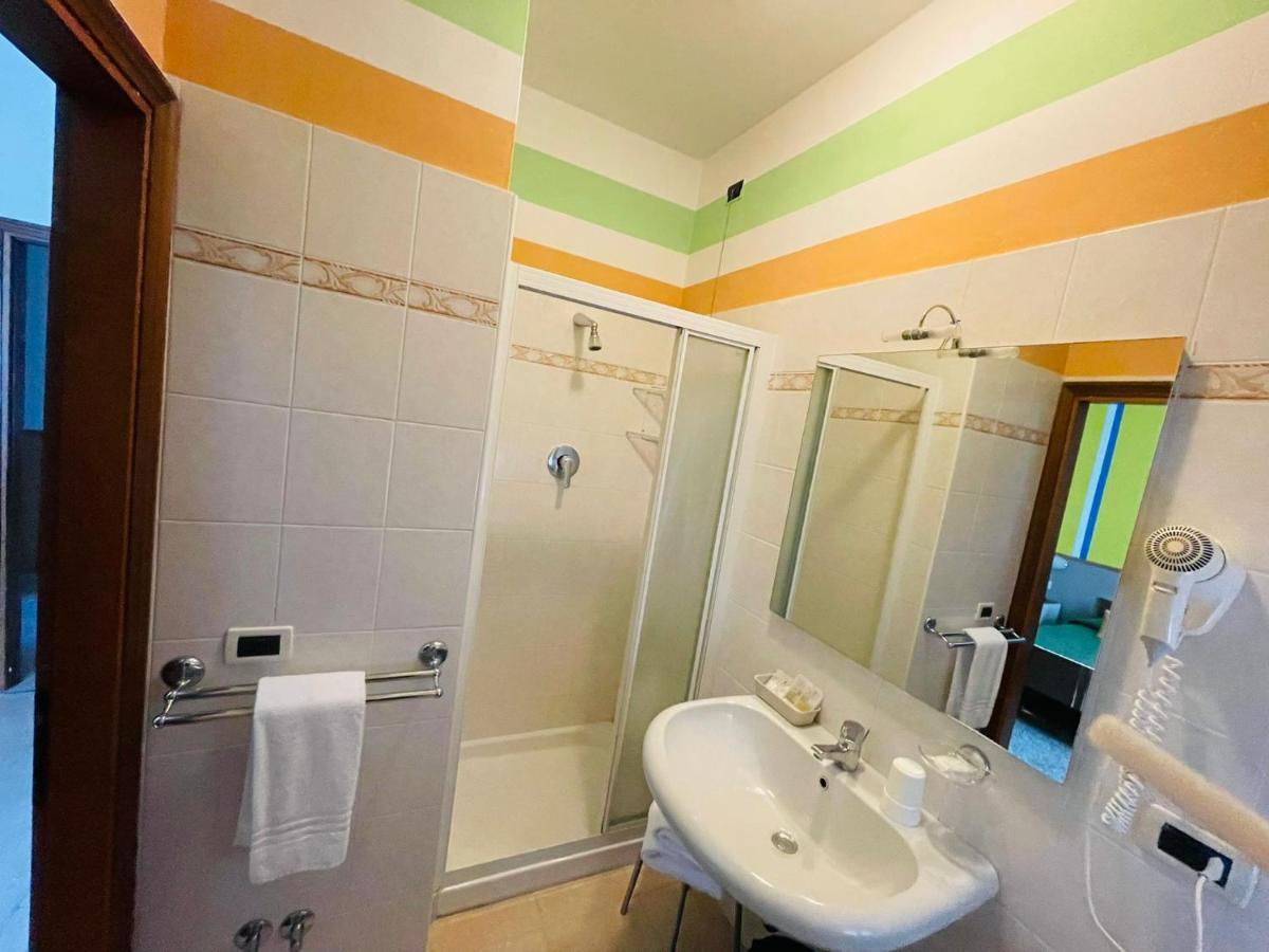 Hotel Azzurra Салсомаджоре Терме Екстериор снимка