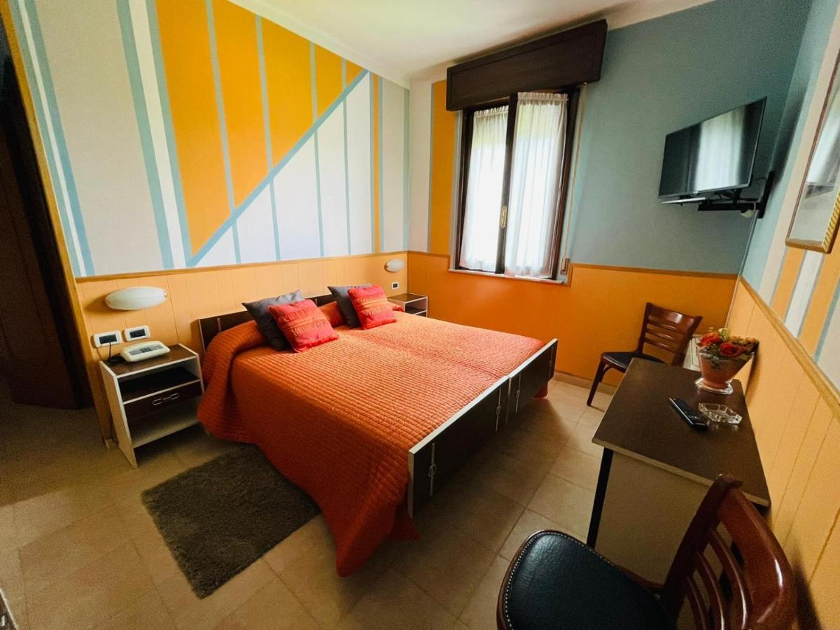 Hotel Azzurra Салсомаджоре Терме Екстериор снимка